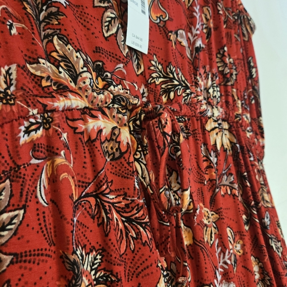 🌸Floral Sleeveless V-Neck Cropped Jumpsuit w/ Pockets – Soft Rayon Blend L🌸 - Picture 3 of 7